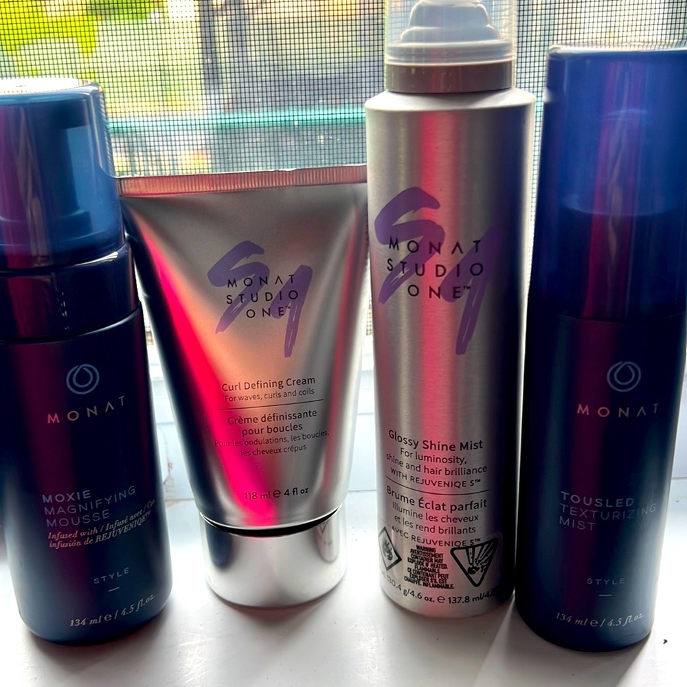 Curling kit from Monat
